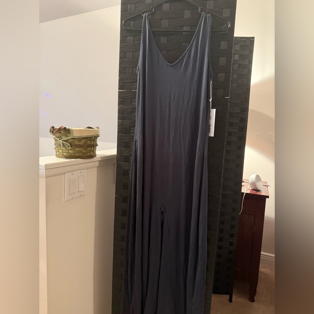BOODY Long Jumpsuit
In Midweight Bamboo Jersey Fabric